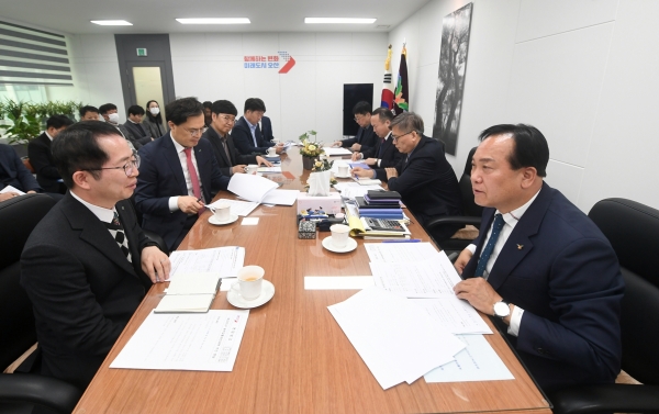 이권재 오산시장(사진 오른쪽)