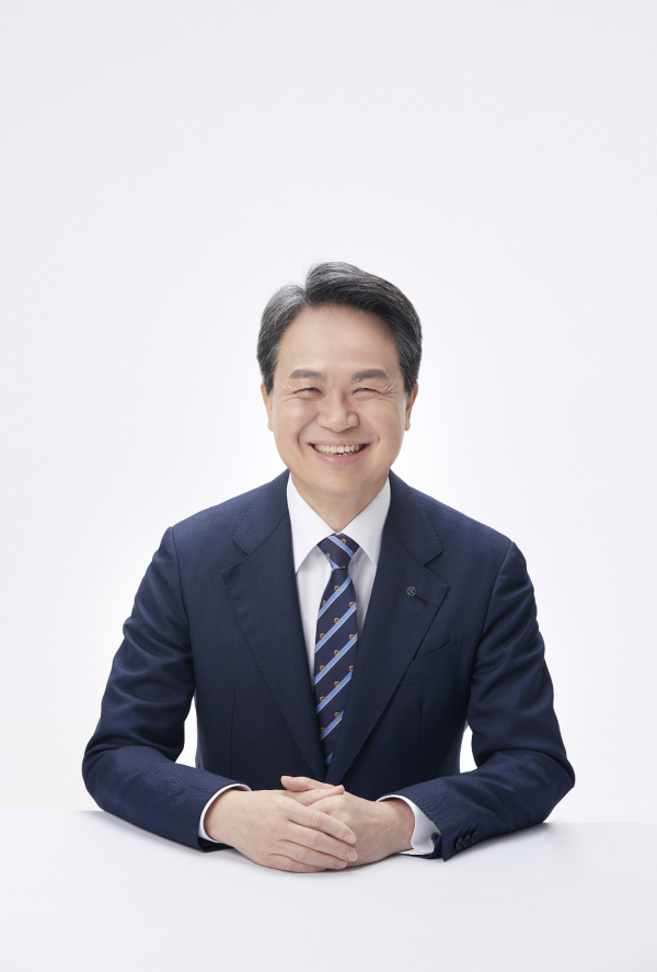 신한금융그룹 진옥동 회장