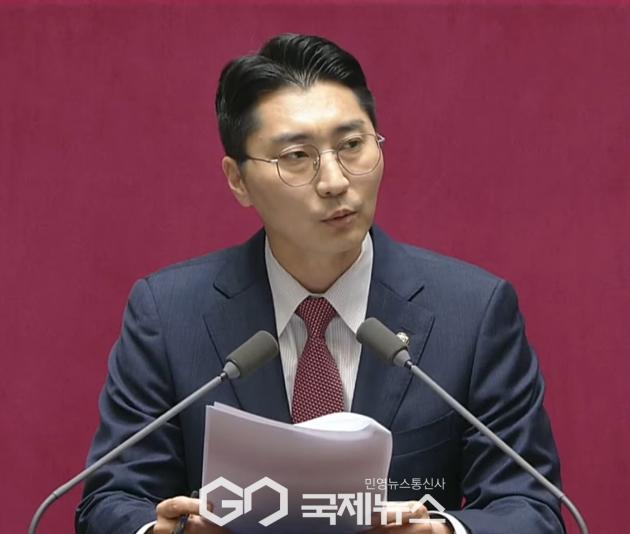 ▲박준태 국민의힘 의원은 17일 오후 국회 본회의에서 헌법재판소버 개정안에 대해 반대토론을 하고 있다./사진=이용우 기자